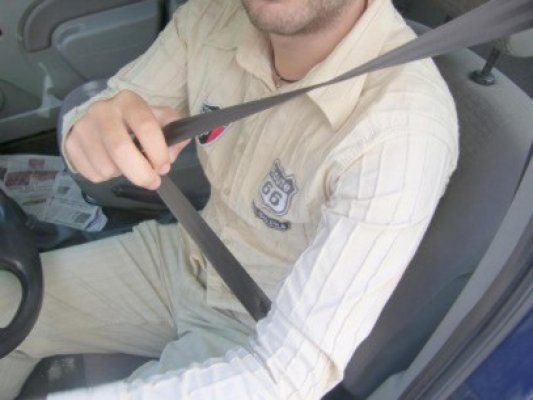 Prins la volan chiar dacă nu avea permis de conducere